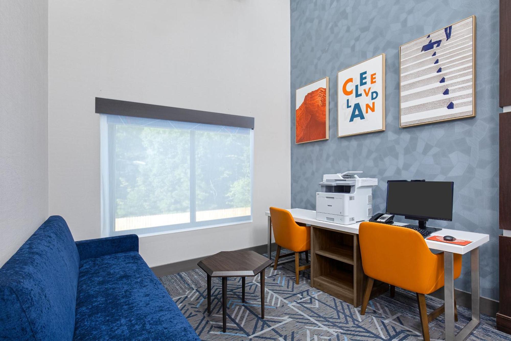 Holiday Inn Express & Suites - Cleveland Northwest By Ihg Esterno foto