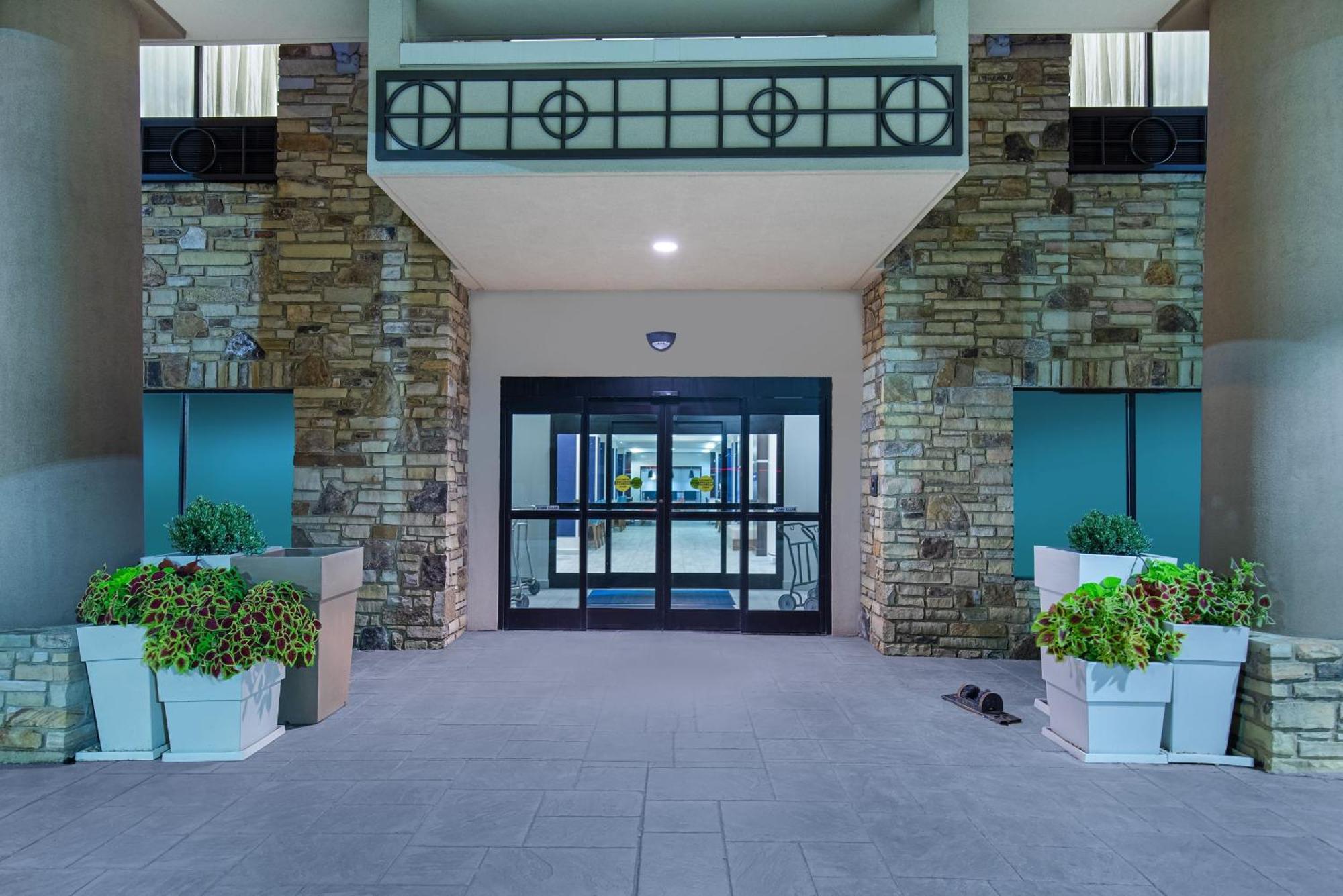 Holiday Inn Express & Suites - Cleveland Northwest By Ihg Esterno foto