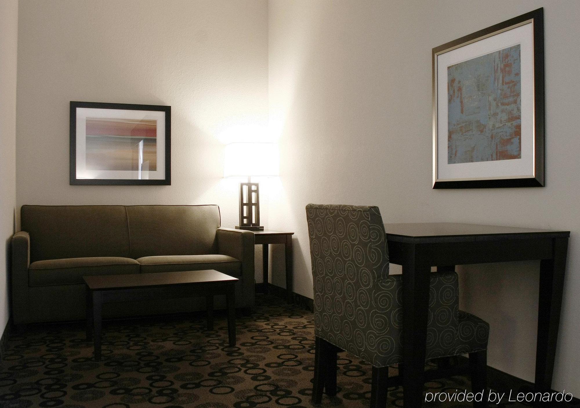 Holiday Inn Express & Suites - Cleveland Northwest By Ihg Esterno foto
