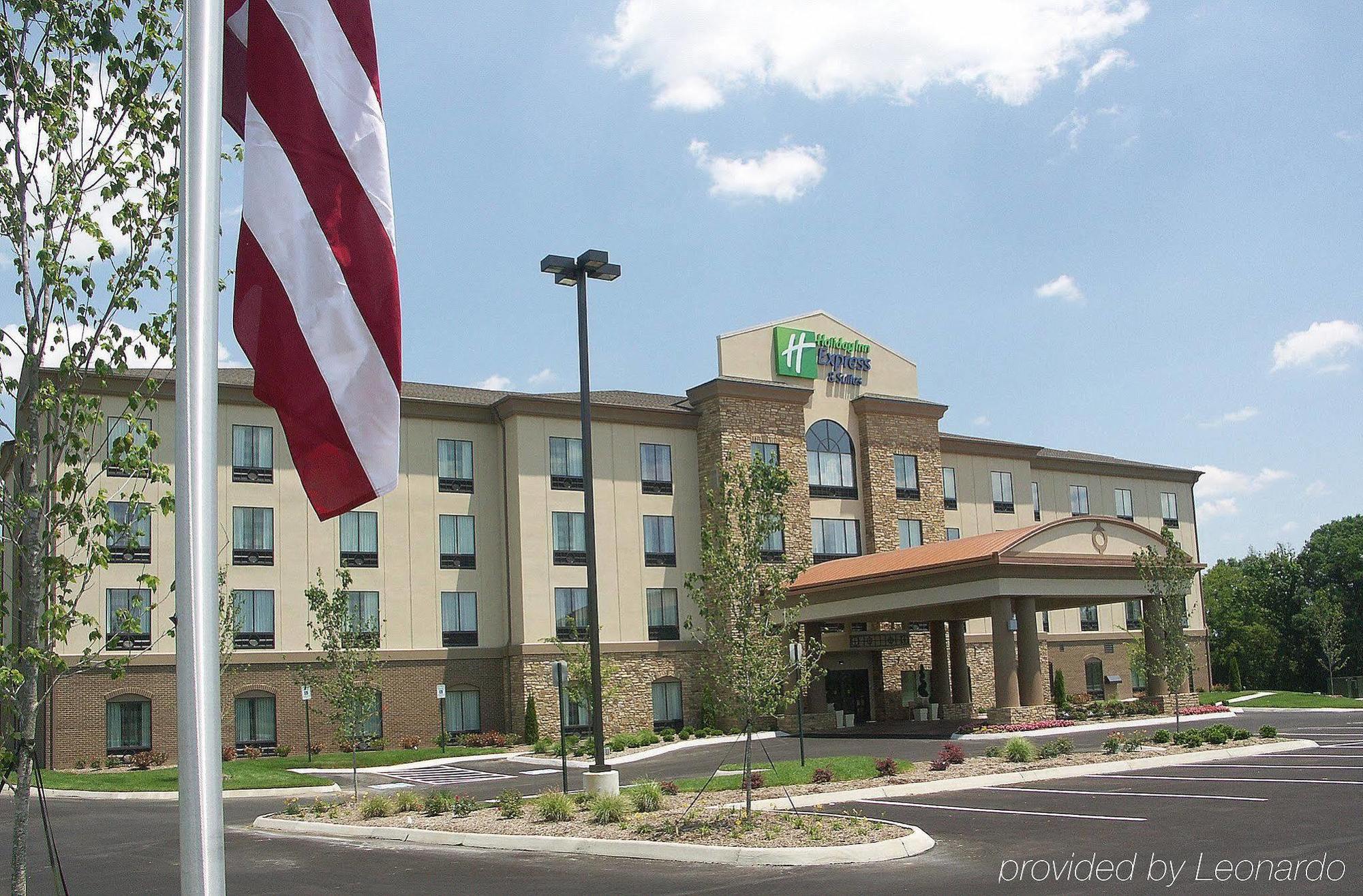 Holiday Inn Express & Suites - Cleveland Northwest By Ihg Esterno foto