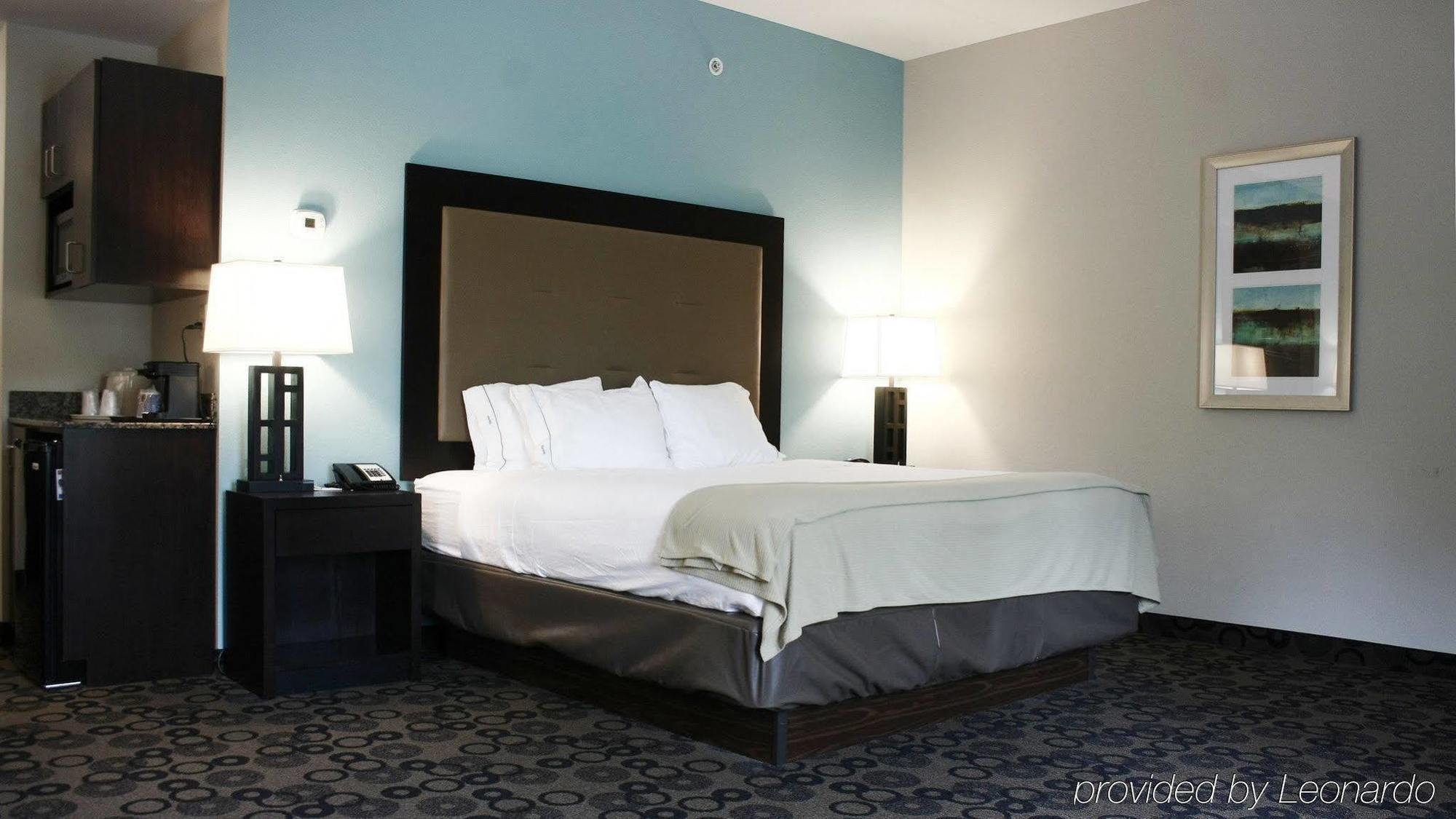Holiday Inn Express & Suites - Cleveland Northwest By Ihg Esterno foto