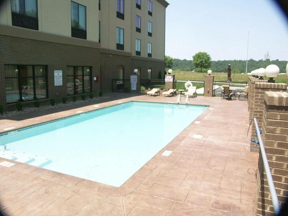 Holiday Inn Express & Suites - Cleveland Northwest By Ihg Esterno foto